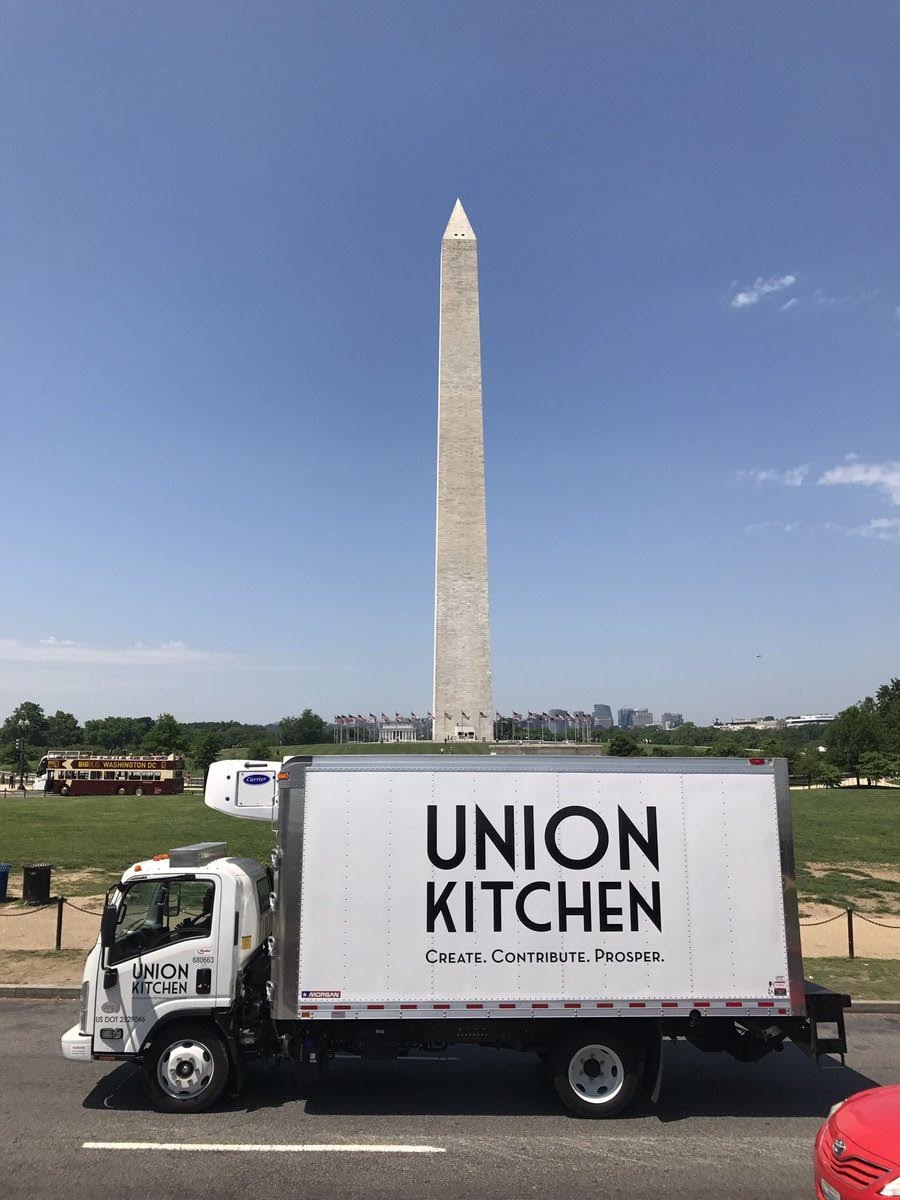 Distro Truck and Washington monument